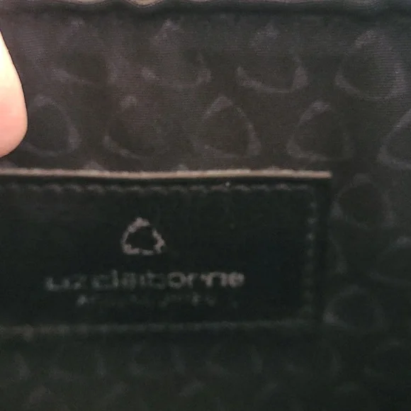 Liz Claiborne black purse - Picture 5 of 5